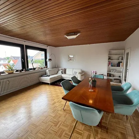 Stylish 2-room With Balcony & Great Location 公寓