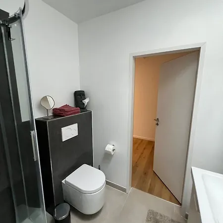 公寓 Stylish 2-room With Balcony & Great Location